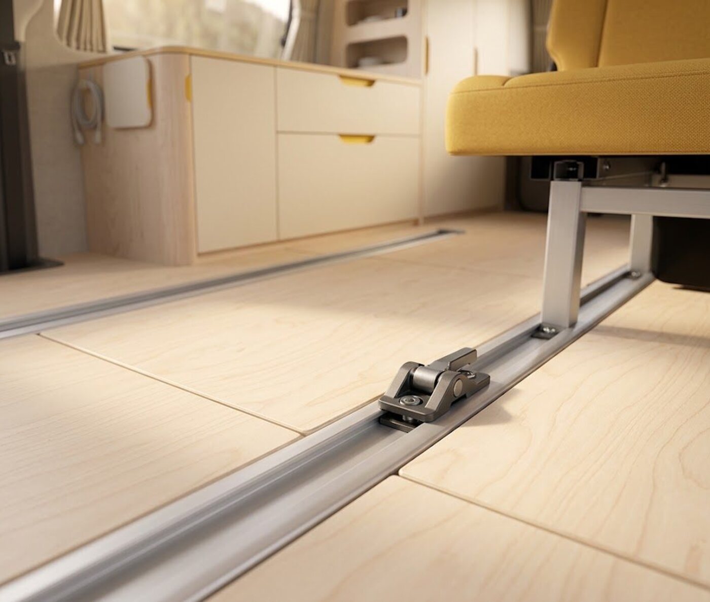 The rail floor: recessed aluminium mounting rails in the flat floor